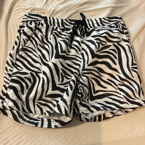 12 pairs of board shorts swim trunks. RVCA salty Crew billabong volcom. Size 34 - Picture 12 of 12